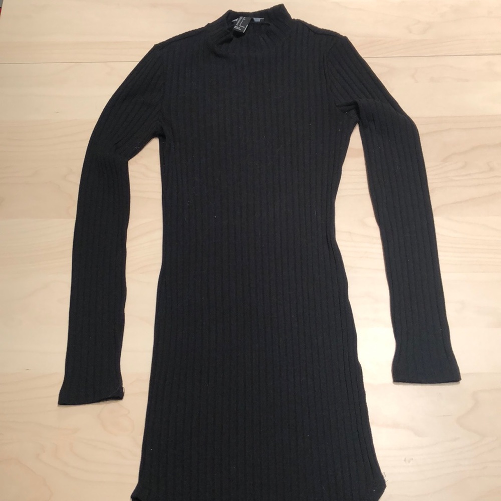 Black long sleeve dress